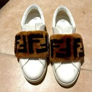 🔥FENDI✨ 🔥Vitello Shearling FF Velcro Slip On Sneakers